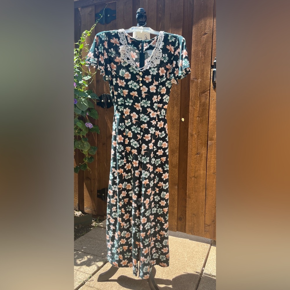 Vintage 80’s En Focus Culotte Jumpsuit Dark Green Floral Lace Collar Size S EUC